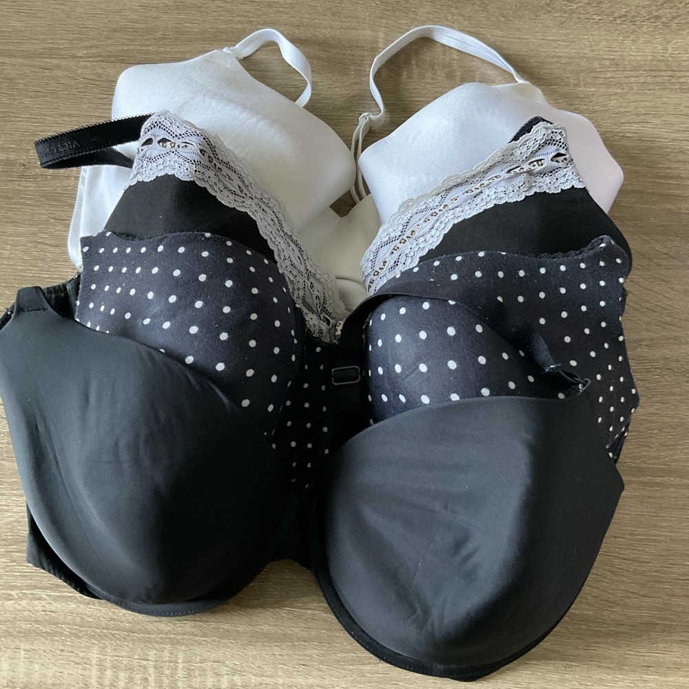 VS black + white bra lot (4) 38DD